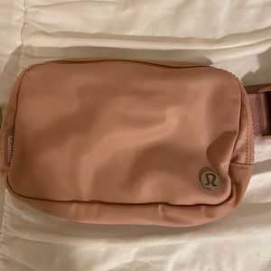 Lululemon Belt bag Pink Pastel new